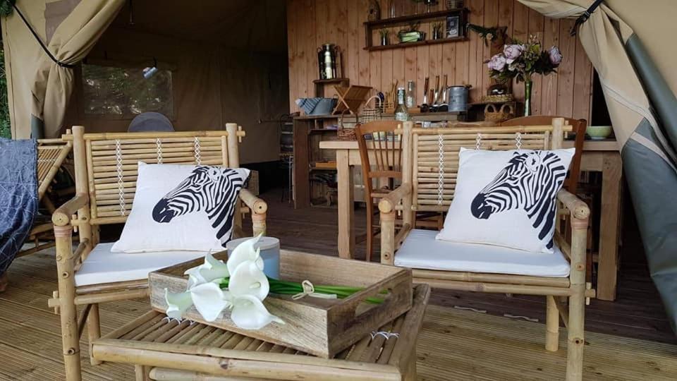 Отель Glamping Des 2 Marguerites Bazoches-au-Houlme Экстерьер фото